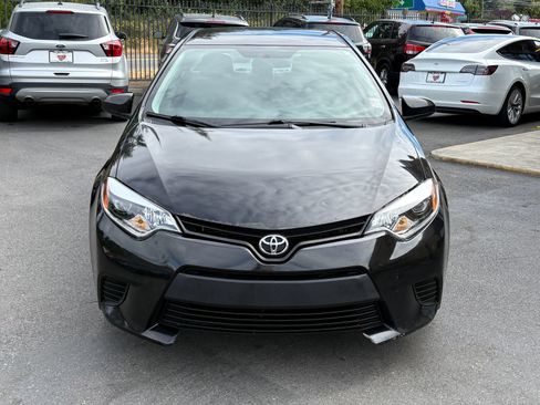 Used 2016 Toyota Corolla LE FWD image 2
