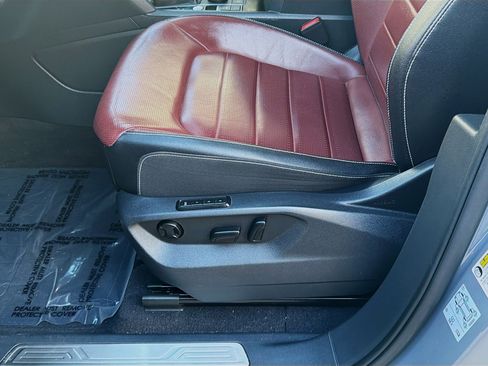 Certified 2021 Volkswagen Atlas Cross Sport SEL Premium image 18