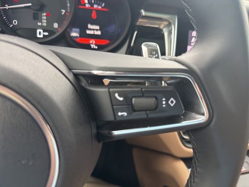 Used 2025 Porsche Macan image 45