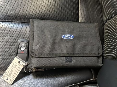 Used 2019 Ford F150 Lariat w/ Trailer Tow Package image 28