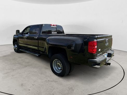 Used 2019 GMC Sierra 3500 Denali w/ Duramax Plus Package AWD/4WD image 4