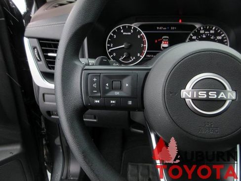 Used 2023 Nissan Rogue S image 12