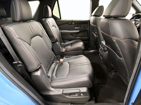 Used 2024 Honda Pilot TrailSport image 19