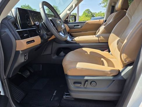 Certified 2026 INFINITI QX80 Luxe w/ Cargo Package AWD/4WD image 11