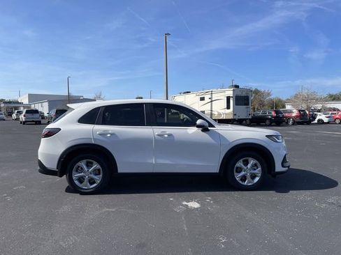 Certified 2025 Honda HR-V LX image 3