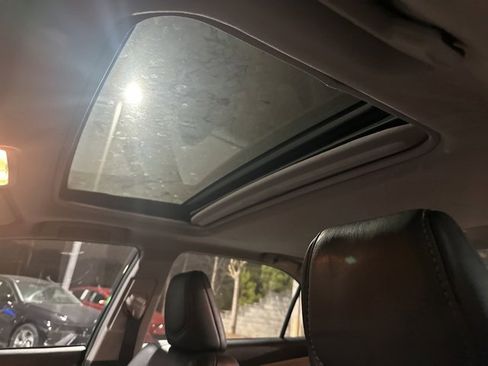 Used 2012 Toyota Camry SE w/ Leather Pkg image 8