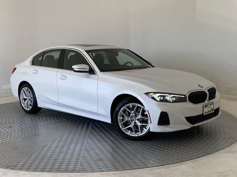 Used 2025 BMW 330i xDrive Sedan w/ Convenience Package image 6