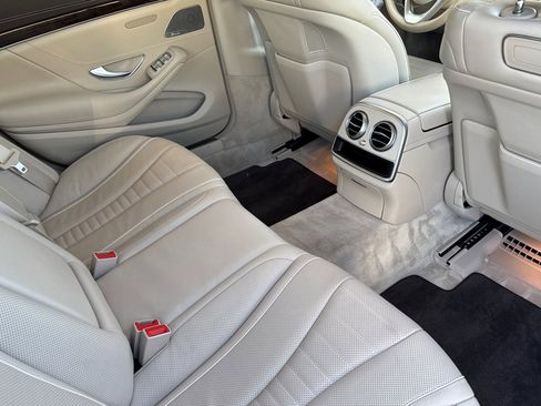 Used 2019 Mercedes-Benz S 560 Sedan image 32