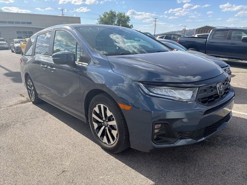 Used 2025 Honda Odyssey EX-L image 4