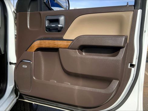 Used 2018 Chevrolet Silverado 1500 LTZ w/ Texas Edition image 22