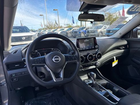 Certified 2025 Nissan Sentra SV image 9