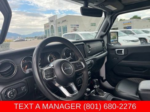Used 2023 Jeep Gladiator Overland AWD/4WD image 13
