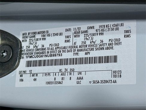 Used 2022 Ford Escape SE w/ SE Sport Appearance Package image 25