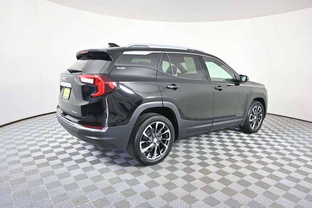 Used 2024 GMC Terrain SLT w/ LPO, Floor Liner Package AWD/4WD image 6