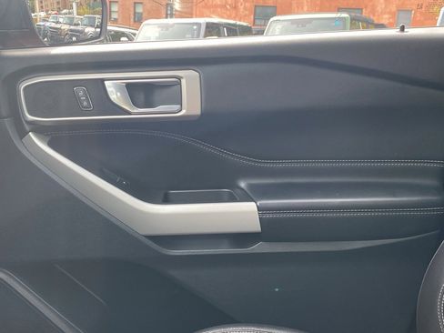 Certified 2022 Ford Explorer XLT w/ Equipment Group 202A image 17