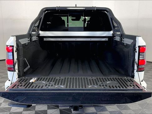 Used 2024 Nissan Frontier SL w/ Technology Package image 40