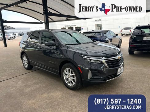 Used 2022 Chevrolet Equinox LT FWD image 2