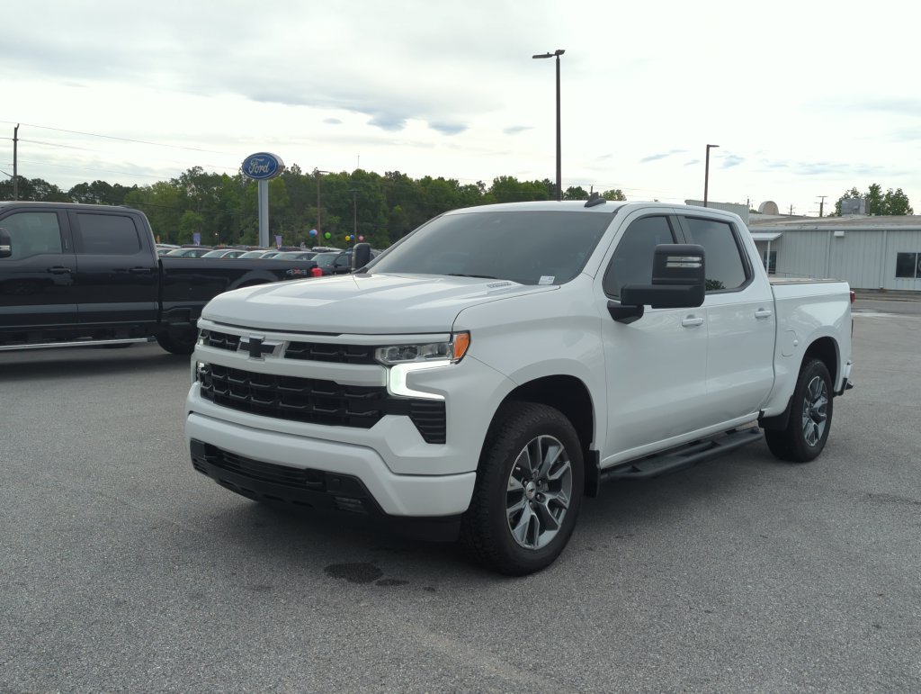 Used 2025 Chevrolet Silverado 1500 RST w/ Max Trailering Package AWD/4WD image 8