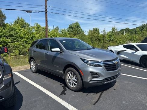 Used 2024 Chevrolet Equinox LT AWD/4WD image 3