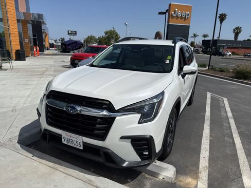 Used 2023 Subaru Ascent Limited image 1