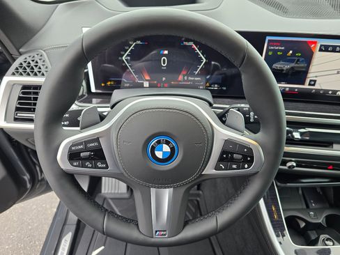 New 2026 BMW X5 xDrive50e w/ Executive Package image 17