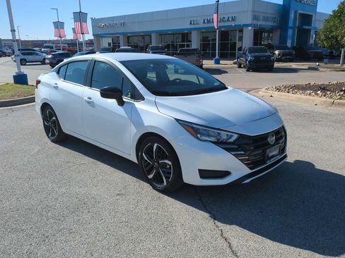Used 2024 Nissan Versa SR image 2