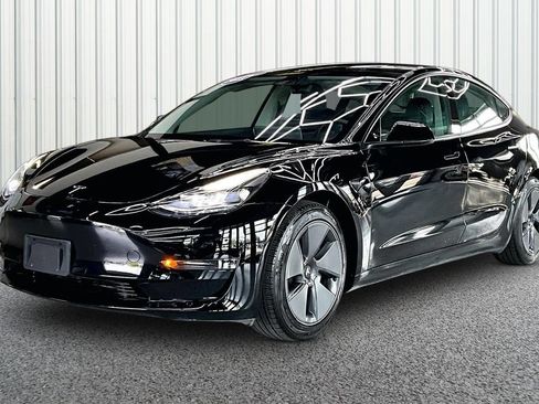 Used 2023 Tesla Model 3 Standard Range RWD image 3
