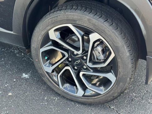 Used 2025 Chevrolet Trax RS w/ Driver Confidence Package FWD image 7