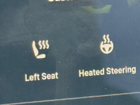 Used 2021 Tesla Model Y Long Range AWD/4WD image 20