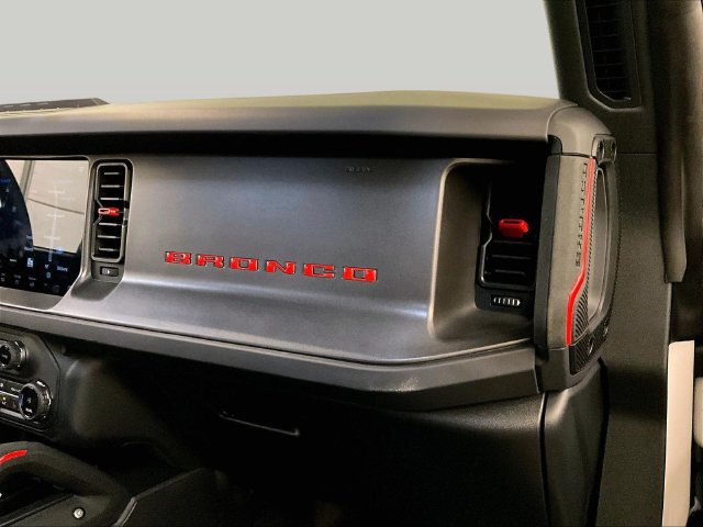 Used 2025 Ford Bronco Badlands AWD/4WD image 15