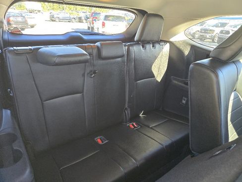 Used 2021 Toyota Highlander XLE image 15