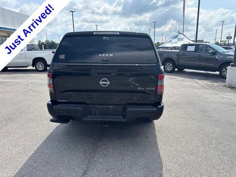 Used 2022 Nissan Frontier SV AWD/4WD image 4