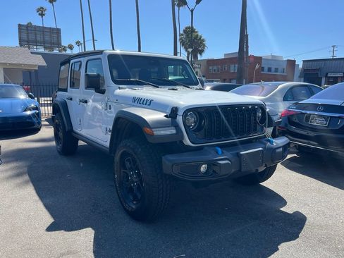 Used 2024 Jeep Wrangler Unlimited AWD/4WD image 3