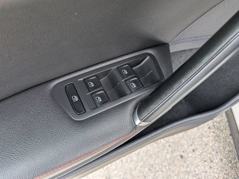 Used 2018 Volkswagen GTI SE w/ SE Leather Package FWD image 15