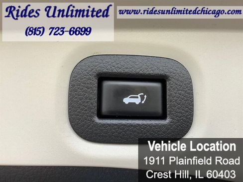 Used 2017 Nissan Rogue SV w/ SV Premium Package image 36