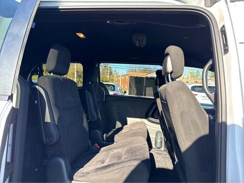 Used 2015 Dodge Grand Caravan SXT w/ Blacktop Package image 9