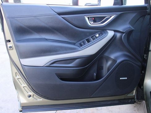 Used 2023 Subaru Forester Limited image 8