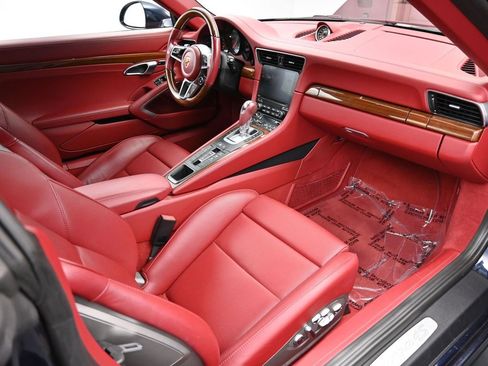 Used 2019 Porsche 911 Targa 4S image 30