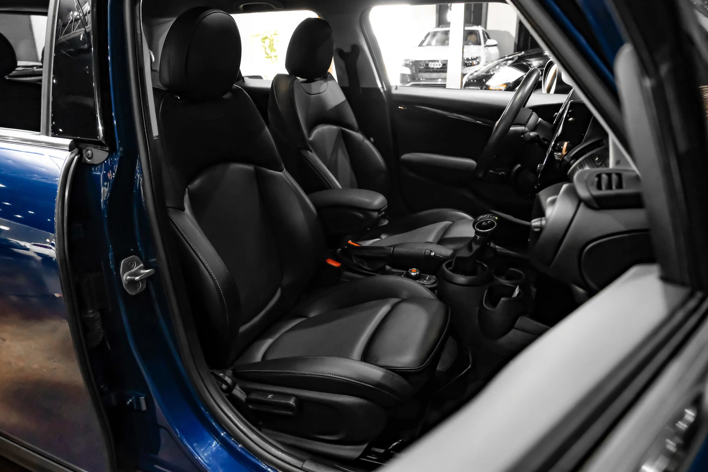 Used 2018 MINI Cooper S w/ Premium Package FWD image 39