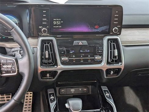 Used 2023 Kia Sorento SX Prestige image 12