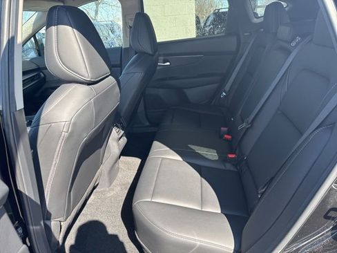 Used 2025 Nissan Murano SV AWD/4WD image 18