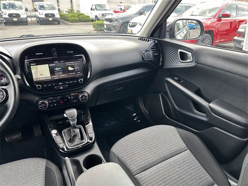 Used 2020 Kia Soul EX image 17