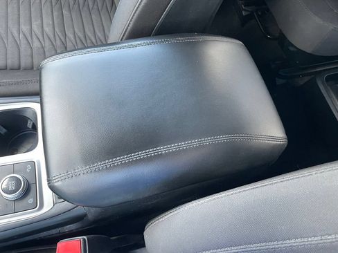 Used 2020 Ford Explorer XLT w/ Comfort Package AWD/4WD image 40