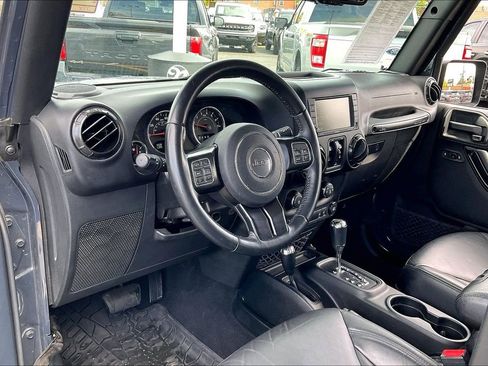 Used 2017 Jeep Wrangler Unlimited Sahara AWD/4WD image 13