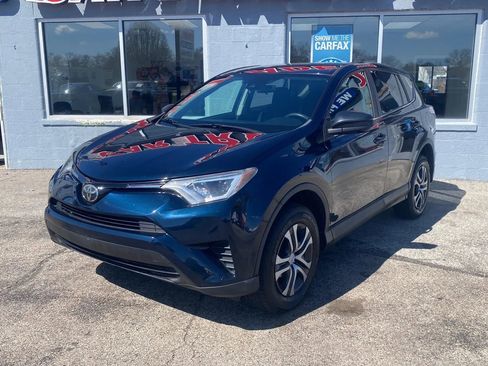 Used 2018 Toyota RAV4 LE w/ All Weather Liner Package AWD/4WD image 8