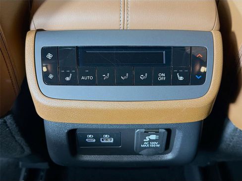 Used 2025 Nissan Pathfinder Platinum w/ Cargo Package AWD/4WD image 25
