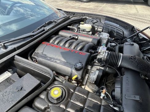 Used 2004 Chevrolet Corvette Convertible w/ Preferred Equipment Group RWD image 31