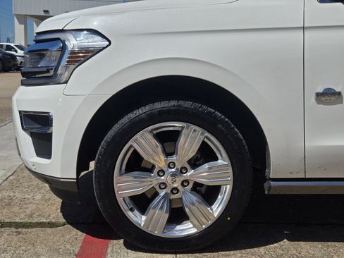 Certified 2024 Ford Expedition King Ranch AWD/4WD image 5