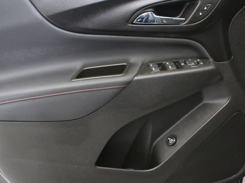 Used 2023 Chevrolet Equinox RS w/ LPO, Floor Liner Package FWD image 11