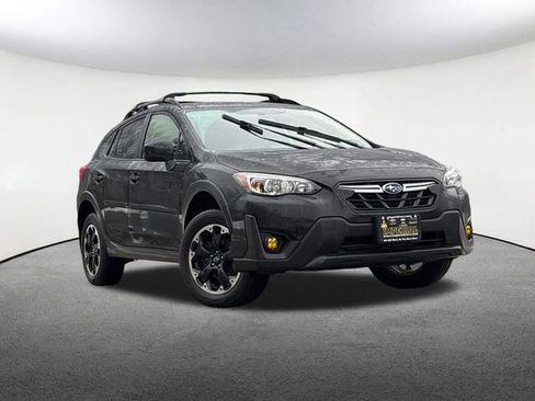 Used 2023 Subaru Crosstrek 2.0i Premium image 2